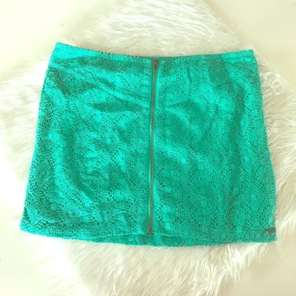 ⚜️Volcom Skirt⚜️6 For $25 